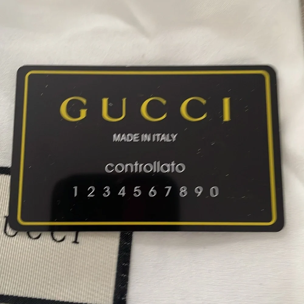 Gucci Black Belt with Gold Buckle - Picture 5 of 12
